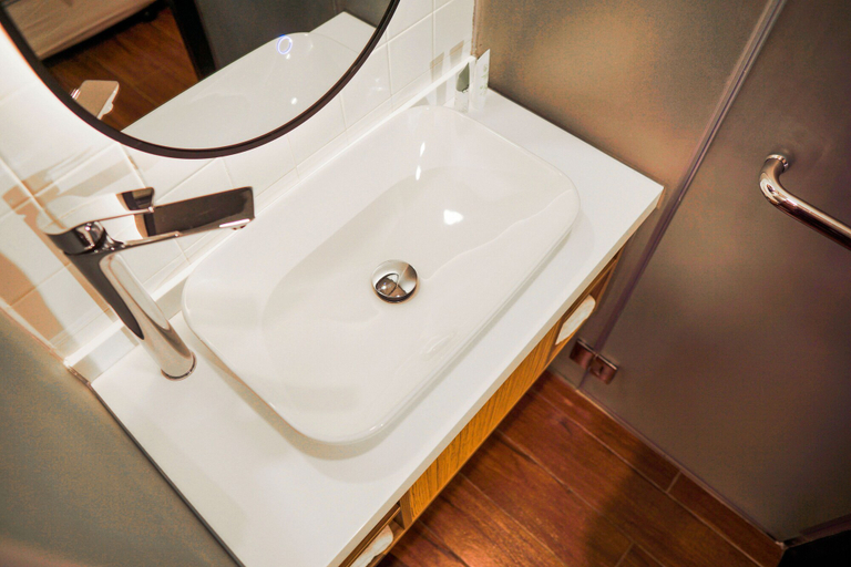 Bathroom 5, Moonstar Cebu Hotel, Cebu City