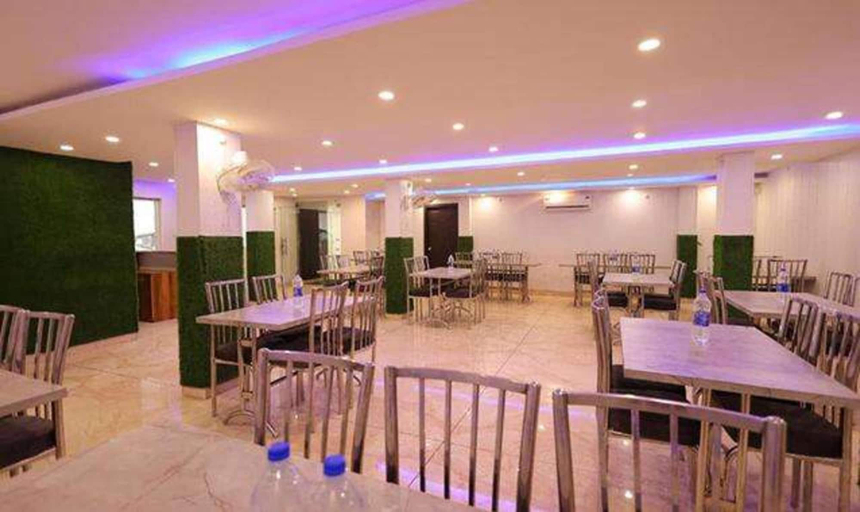 Food & Drinks 4, Fabhotel Red Coral, Dehradun