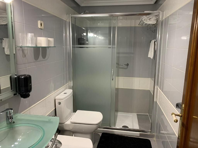 Bathroom 3, LOFTS Puerta del SOL, Madrid