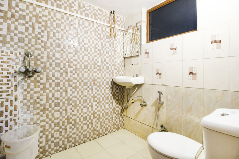 Bathroom 3, Fabhotel Red Coral, Dehradun