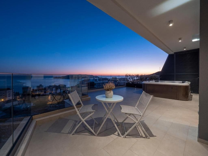 Others 5, Horizon Two Bedroom Penthouse Hot tub