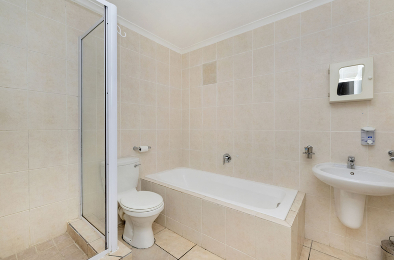Bathroom 5, Ocean Tides 35, City of Cape Town