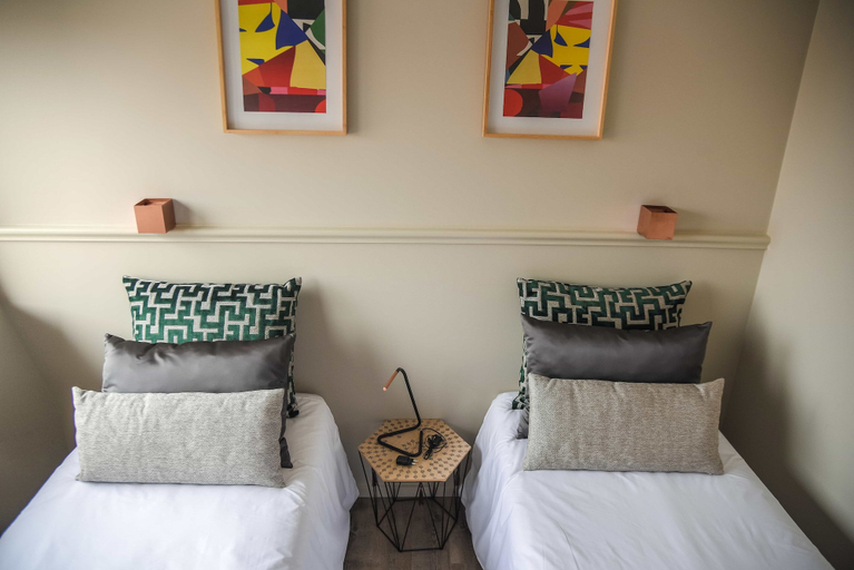 Bedroom 2, hotel singular aeroporto, Maia