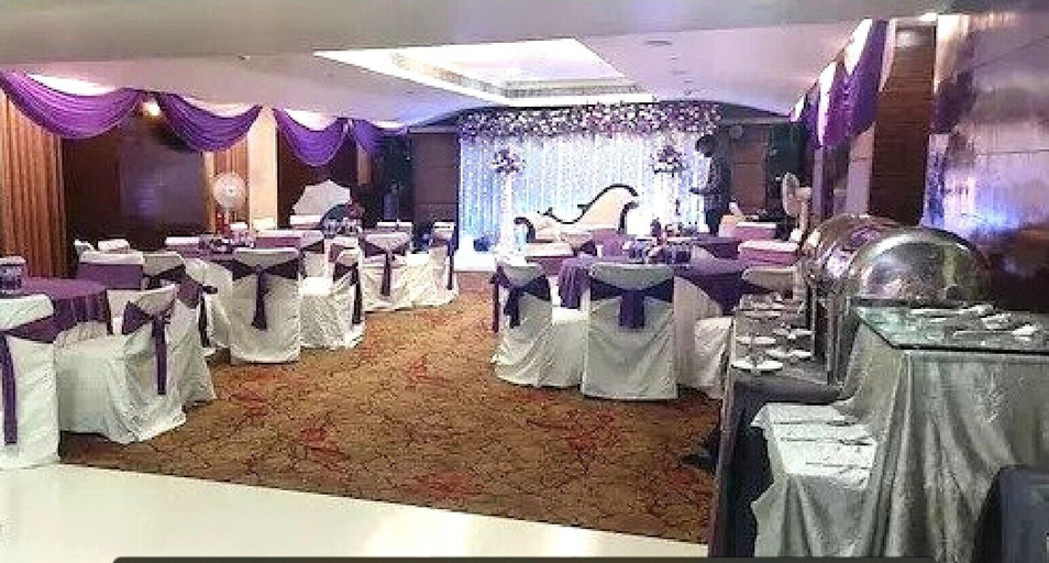 Food & Drinks, Sarawan Hotel, Karachi