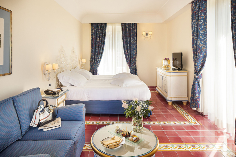 Bedroom 3, Excelsior Belvedere Hotel & Spa, Napoli