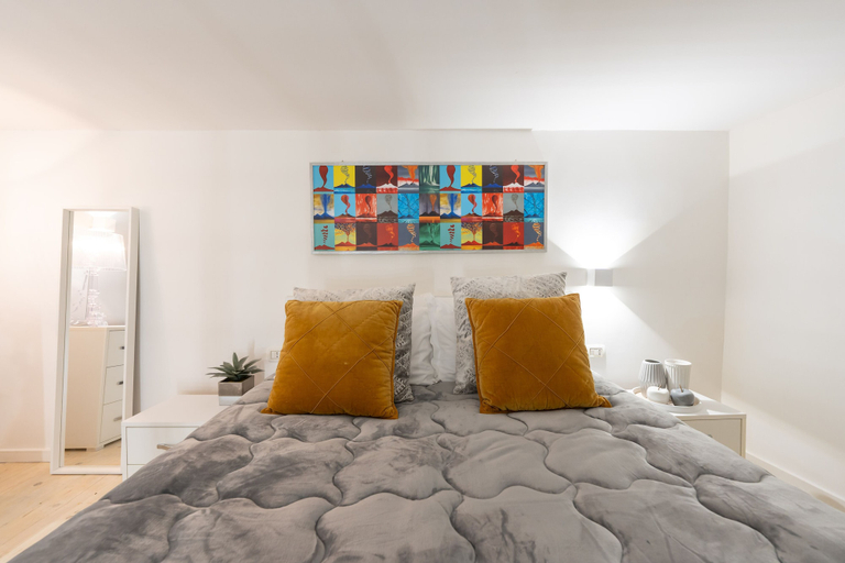 Room 2, Palazzo della Porta - Via Toledo 55, Napoli