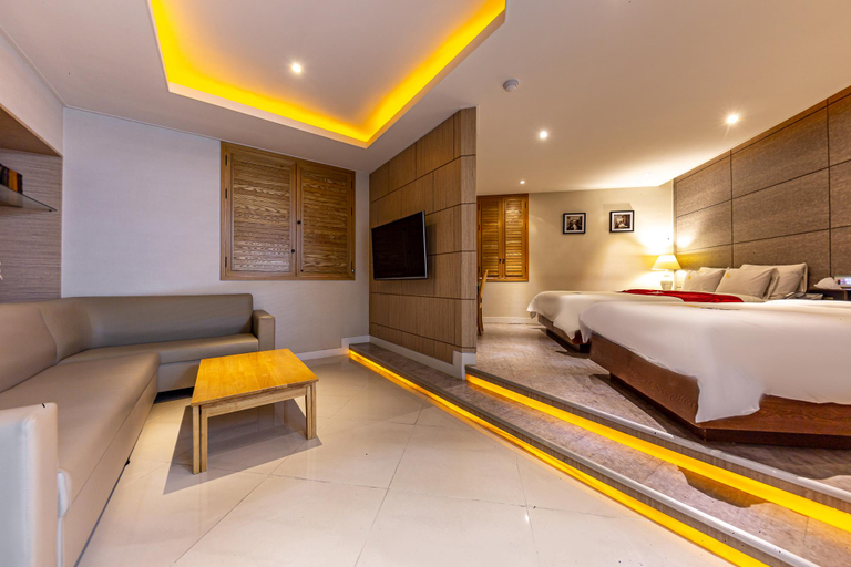 Bedroom 2, Gunsan Healing Drive-in Motel, Gunsan