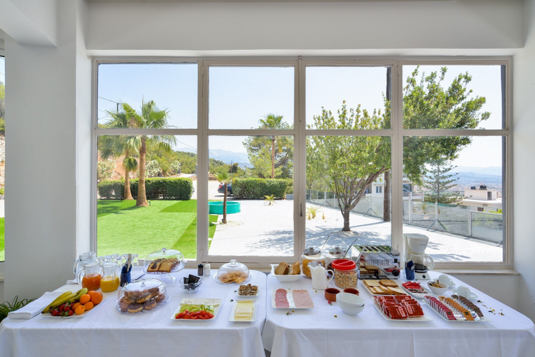 Food & Drinks 5, Loucerna Suites Chania, Crete
