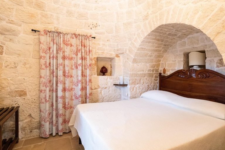 Bedroom 3, Trulli Nora con piscina, Bari