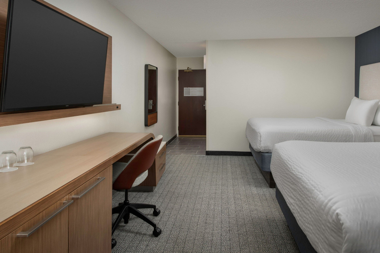 Bedroom 2, Courtyard by Marriott Dothan, Houston