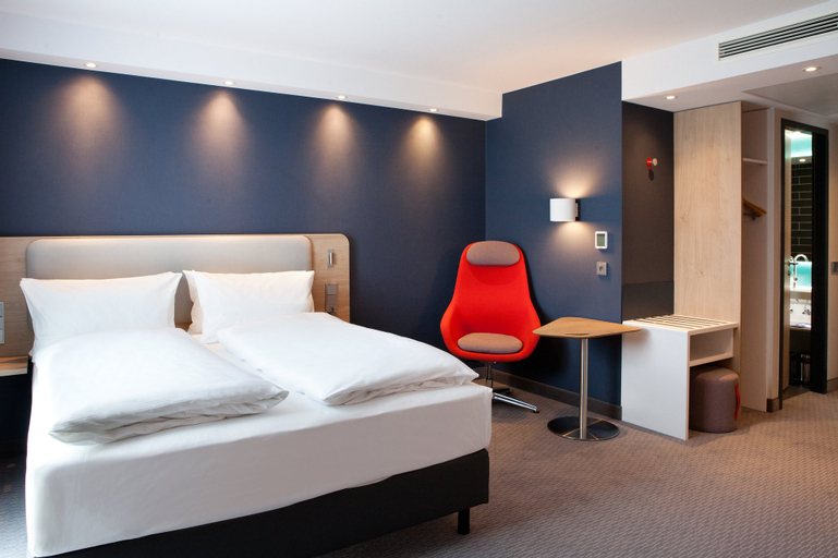 Holiday Inn Express OFFENBURG - Tap to explore photos