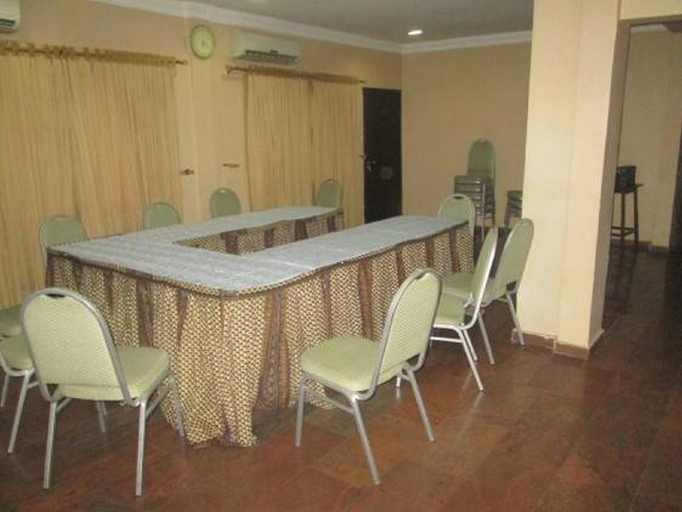 Others 5, Newcastle Hotel, AbujaMun