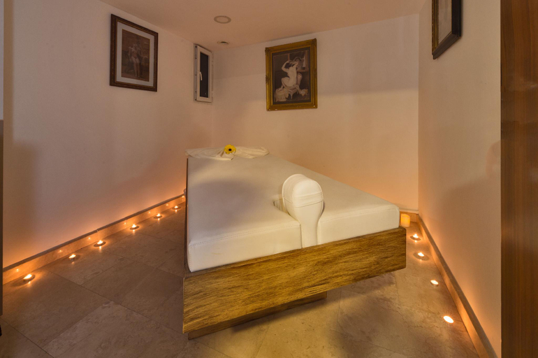 Bedroom 3, Darkmen Hotel 2, Fatih