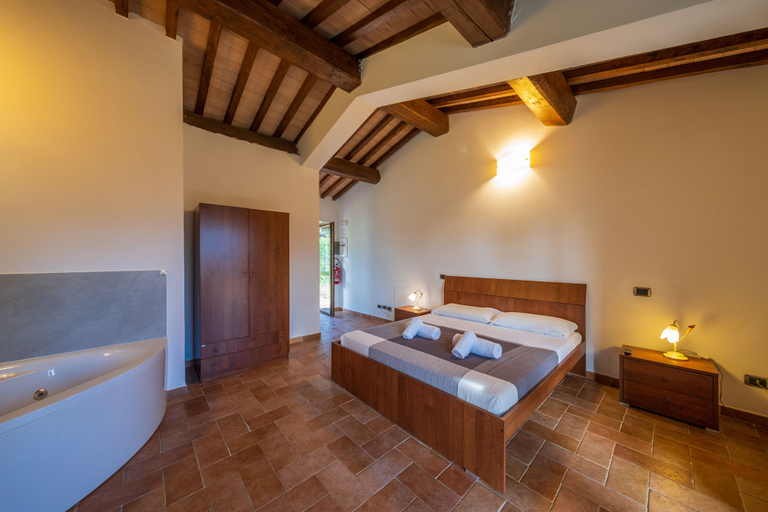 Bedroom 3, Agriturismo Borgo Biaia, Lucca