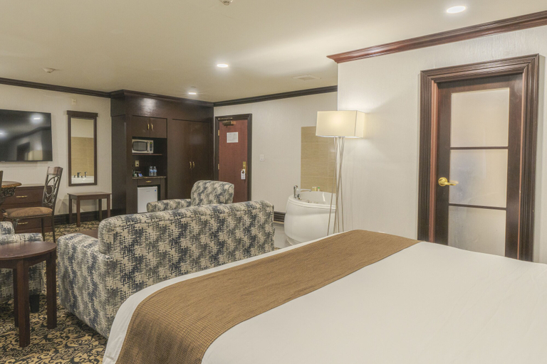 Bedroom 3, Woodbine Hotel and Suites, Toronto