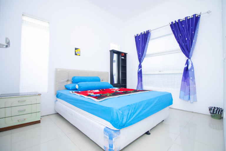 Others 4, Villa Biru | Private Pool & Balcony, Malang