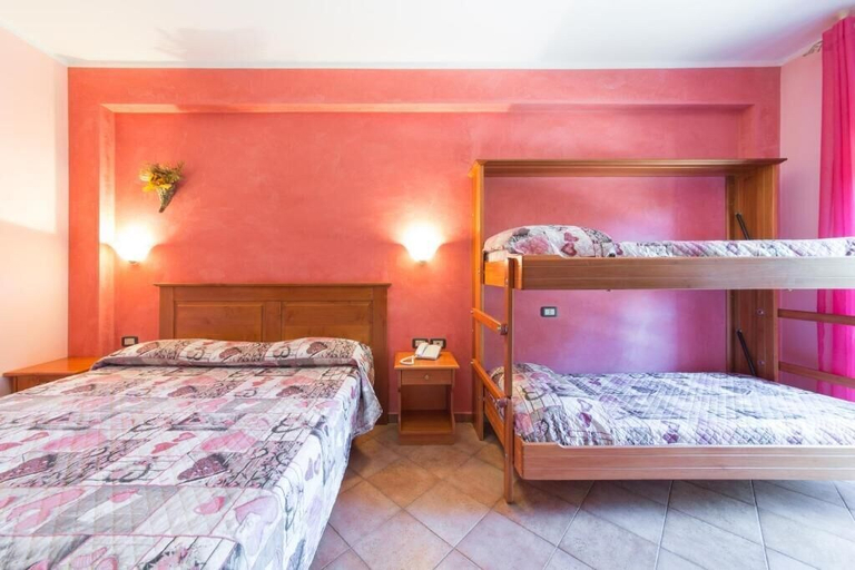 Bedroom 3, Hotel la Loggia, L'Aquila