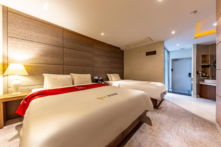 Bedroom 3, Gunsan Healing Drive-in Motel, Gunsan