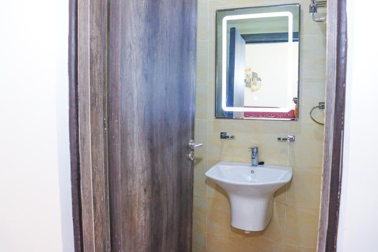 Bathroom 2, Roseville Apartment Pool Gym Parking, Dagoretti North