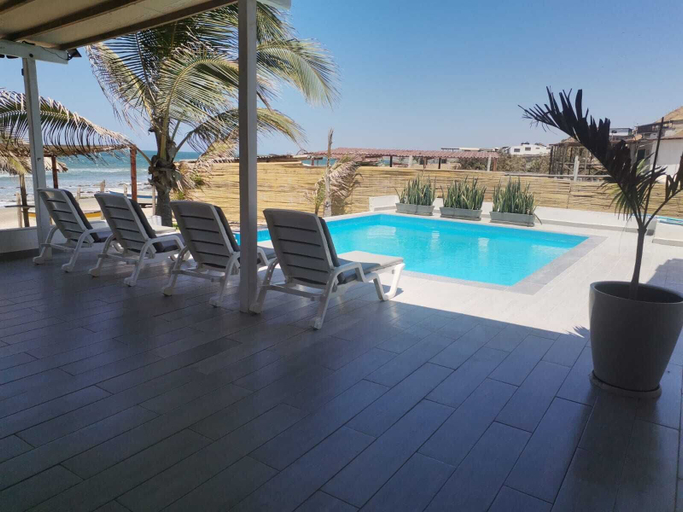Sport & Beauty 5, Las Fragatas de Punta Mero, Contralmirante Villar