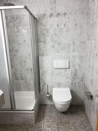 Bathroom 5, Hotel El Capitan, Wesel