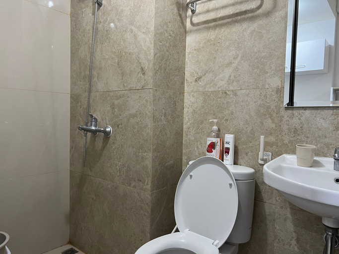 Bathroom, Icha Rooms Official at Transpark Cibubur, Depok