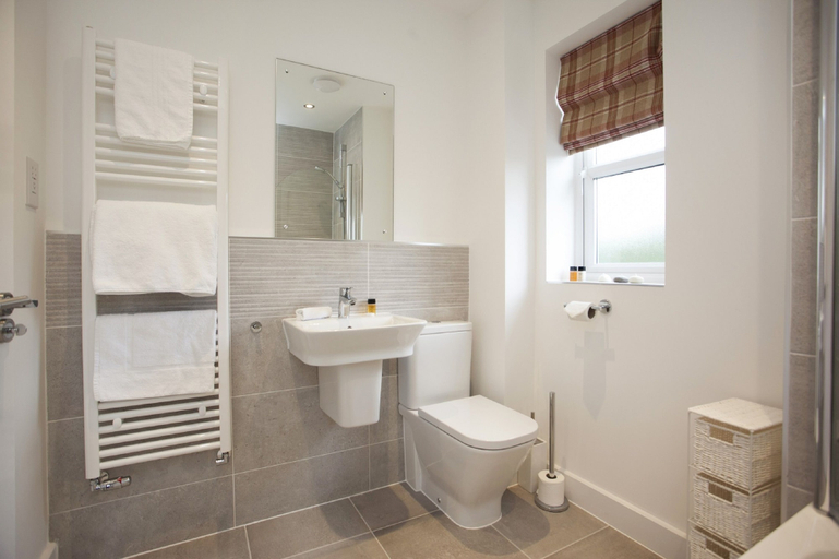 Bathroom 3, The Mews, Leicestershire