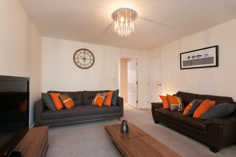 Others 5, The Townhouse, Leicestershire
