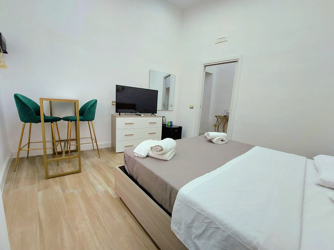 Bedroom 5, Berenice Suite, Napoli