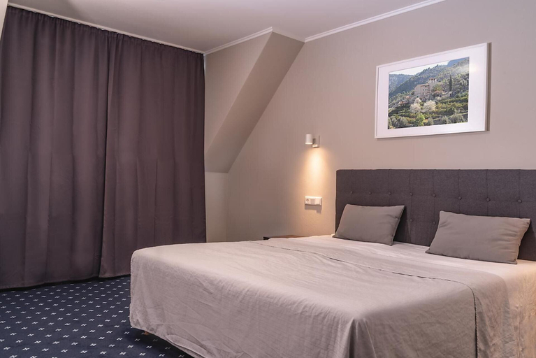 Bedroom 4, Hotel El Capitan, Wesel