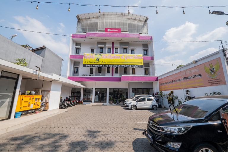 Exterior & Views 2, RedDoorz near Jawa Timur Park 3, Malang