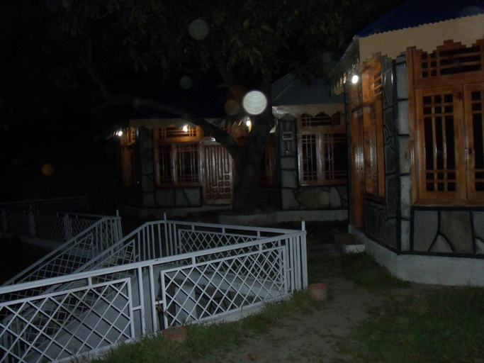 Others 4, Manila Huts Naran, Hazara