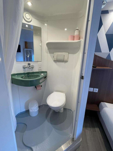 Bathroom 5, Kyriad Direct Rouen Sud - Val de Reuil, Eure