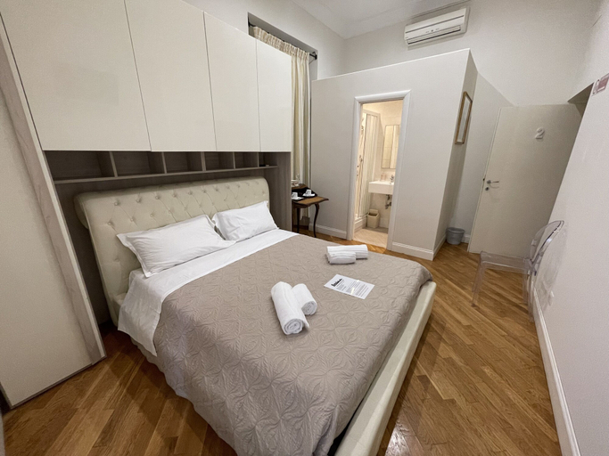 Bedroom 5, Casa Claudia Giulio Cesare, Rome