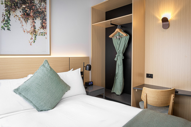 Bedroom 27