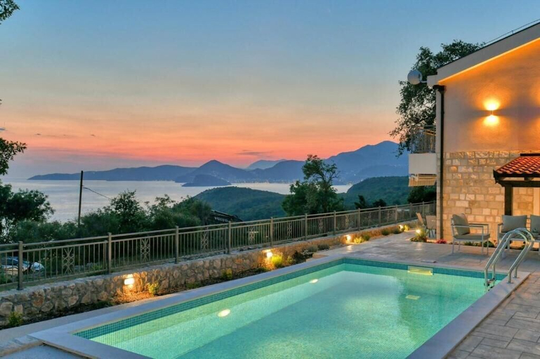 Sport & Beauty, Seaview Villa Lavanda with pool