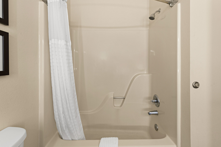Bathroom 4, Comfort Suites Kansas City-Liberty, Kansas City