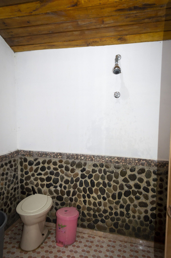 Bathroom 2, Ibu Bumi Orangutan guesthouse, Langkat
