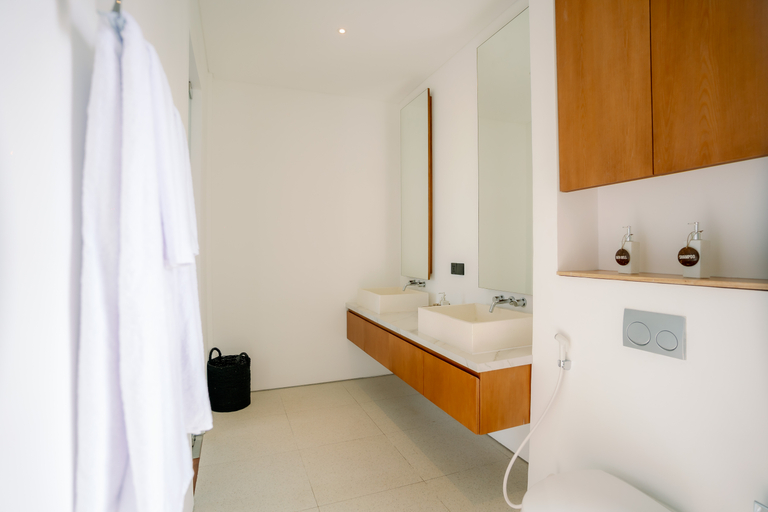 Bathroom 4, Aquamarine Villas by BREIG, Badung