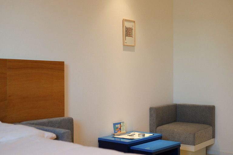 Bedroom 2, Mangrove Sinseol, Dong-daemun