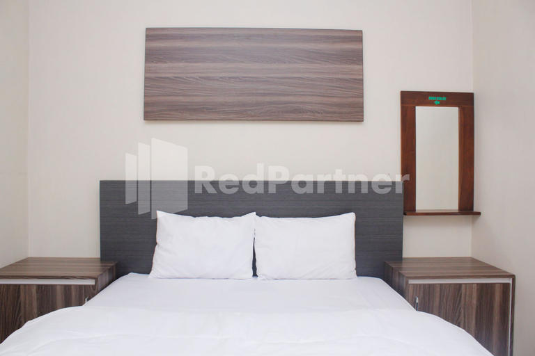 Bedroom 5, Hotel Baby Angel Dieng Mitra RedDoorz, Wonosobo