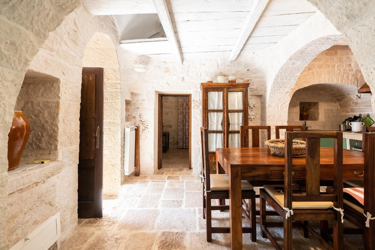 Food & Drinks, Trulli Nora con piscina, Bari