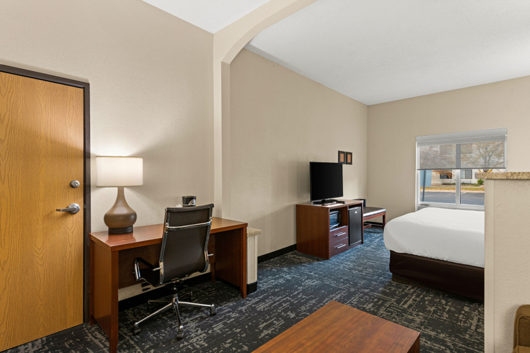 Bedroom 3, Comfort Suites Kansas City-Liberty, Kansas City