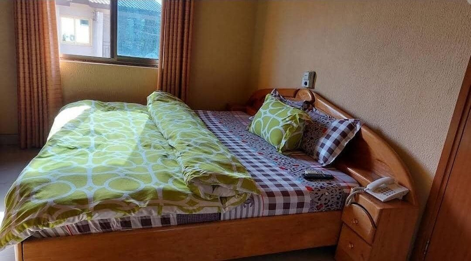 Bedroom 4, La Chambre De Pat Hotel, Tema