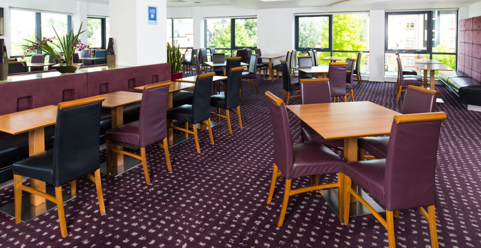 Food & Drinks 2, Holiday Inn Express HEMEL HEMPSTEAD by IHG, Hertfordshire
