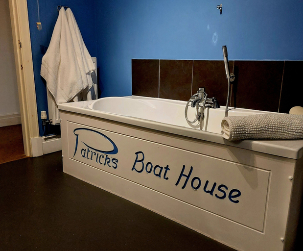 Others 5, Patricks Boathouse, Swansea