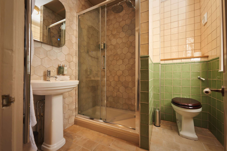 Bathroom 3, The Rising Sun, Cornwall