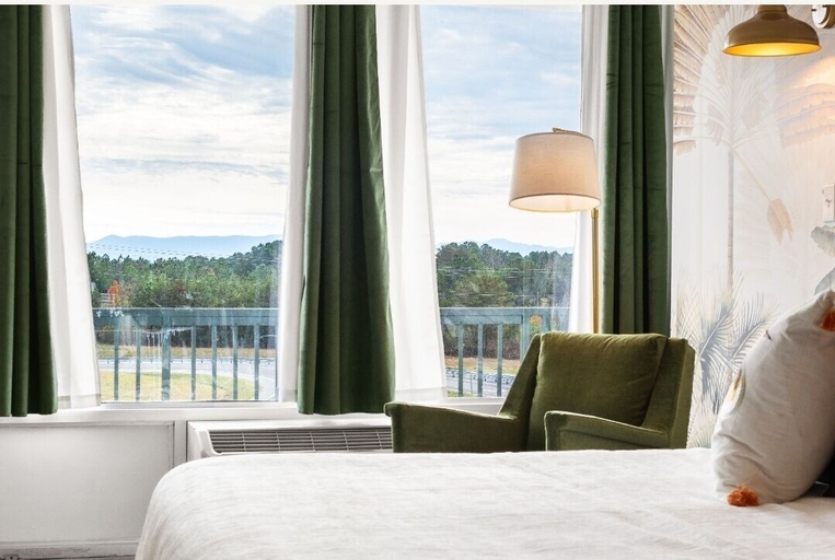 Bedroom 3, The Mallard Hotel, Polk
