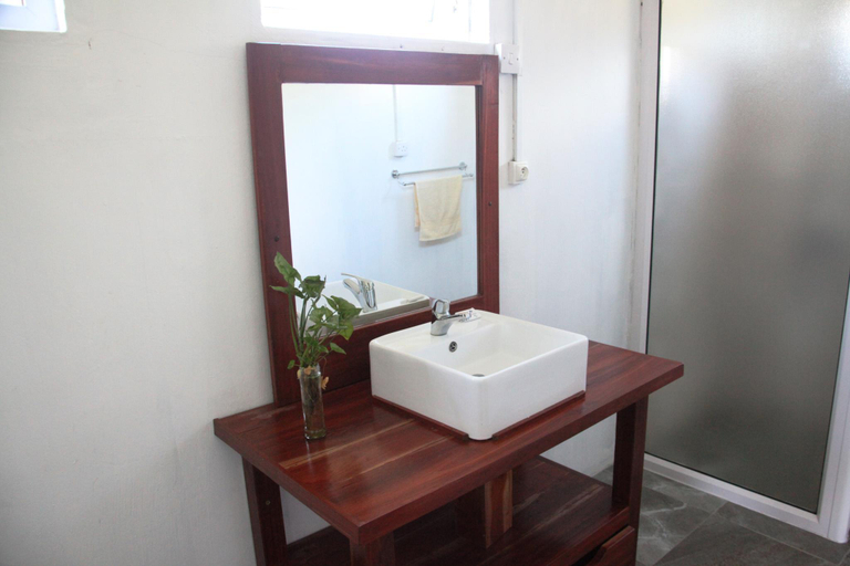 Bathroom 2, Residence Foulsafat