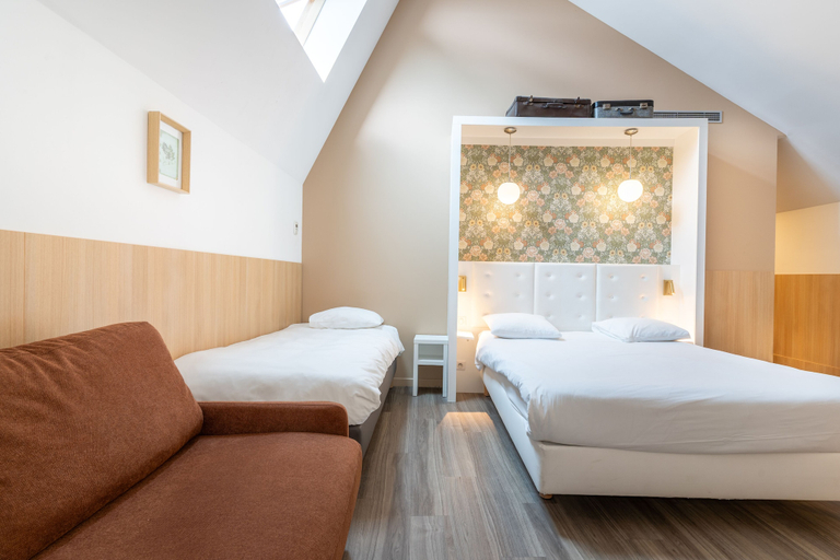 Bedroom 4, CALM Appart' & Hostel, Nord